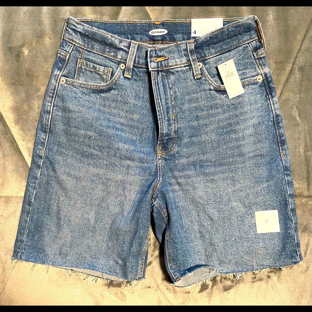 Women’s Relax 7 Denim Shorts.